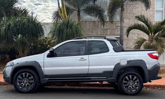 FIAT STRADA 1.8 MPI ADVENTURE CD 16V FLEX 3P MANUAL